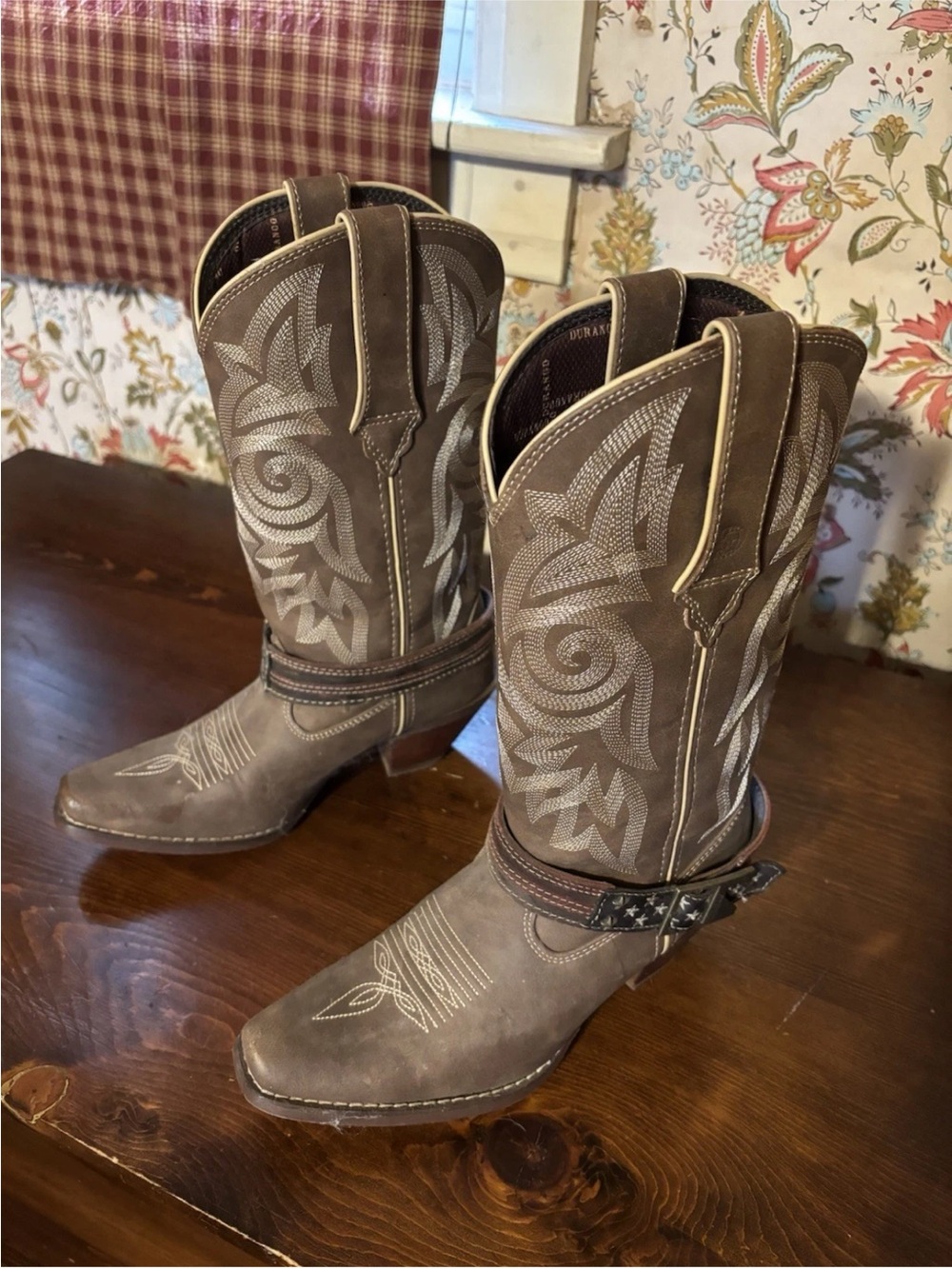 Women's Brown Embroidered Western Cowboy Boots